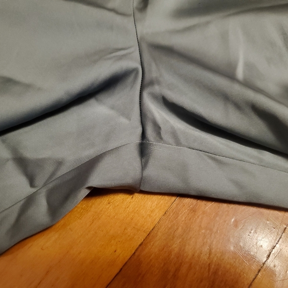 GUESS high rise satin jogger. Elastic waistband and cuffs. Green sage. Size L. - Picture 8 of 12